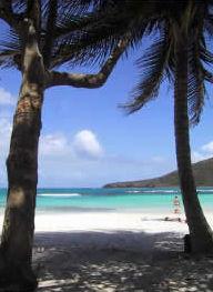 The most famous and perhaps most spectacular in the entire Caribbean is Playa Flamenco. This usually deserted, wide, smooth beach is made up of white sand as fine as powder sugar.