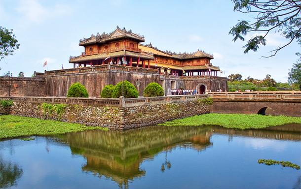 II.7. Hue day trip Tour code GEF- DAD07 Hue is best known as the ancient capital of Vietnam, and a must- see destination if you visit this beautiful country.