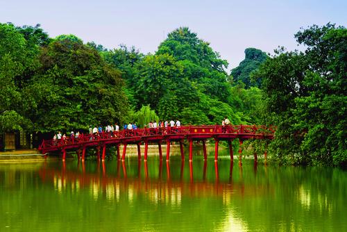 PACKAGE TOURS Section I: The North: I.1.Hanoi- Afternoon Tour (13h00 17h00) Tour code GEF- HAN01 Pick up at hotel.