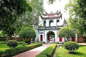 I.2. Hanoi city tour (Full day: 7-8h) Tour code GEF- HAN02 Begin your day by visiting the Ho Chi Minh complex, including the Ho