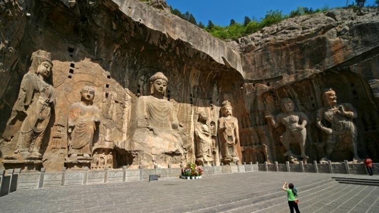 Luoyang visit for its culture and Kung Fu shows, but also its natural surroundings as it was constructed on a peaceful mountain. Watch the Kungfu Show played by Kung Fu Monks. Then back to Luoyang.