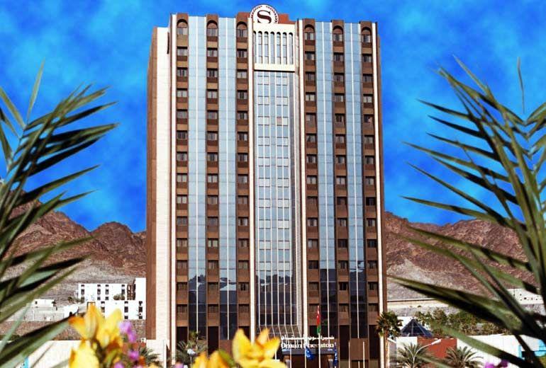 Hotel Muscat Holiday The Hotel Muscat Holiday welcomes you to rooms with a flat screen TV, and also facilities that include an outdoor pool, a tennis court, and a gym.