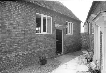 The Old Friends Meeting House in pictures FRIENDS MEETING HOUSE to 1929 THE CHURCH HALL 1929 to 1969 SAINT ANDREW S HALL 1969 to 1978 thereafter AMPTHILL HALL* Exterior: 1.
