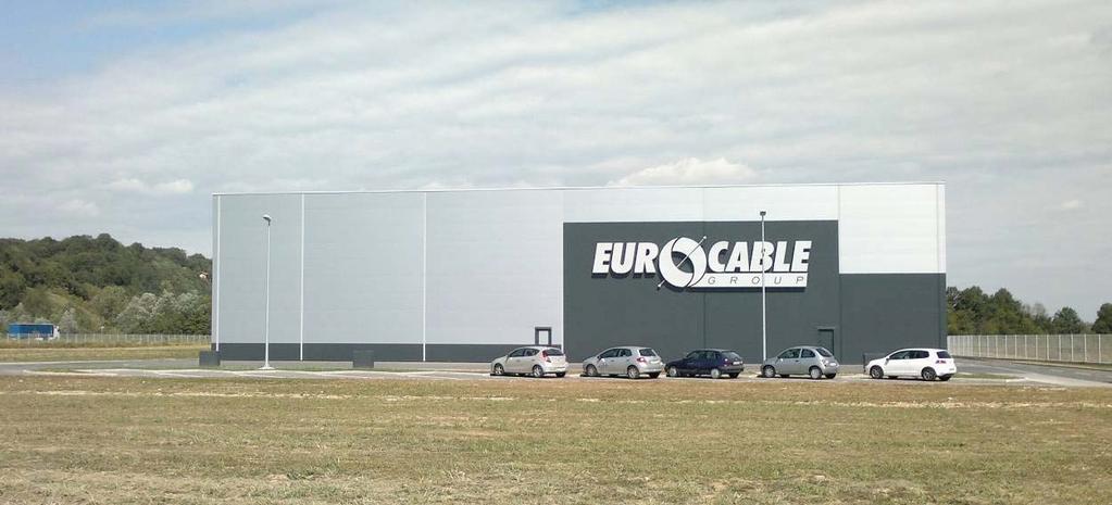 Proizvodno-poslovni kompleks Eurocable Group Slika 3. Proizvodna hala Eurocable Group u Jakovlju 3.1.1.1. Proizvodna hala Proizvodni dio hale namijenjen je proizvodnji elektri nih vodova i kabela.