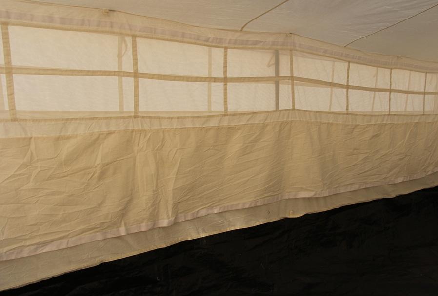 The length of the webbing allows, when folded double, the creation of a minimum 30 mm long loop, to be stitched to the tent with a strong Z or X sewing on minimum 50 mm long.