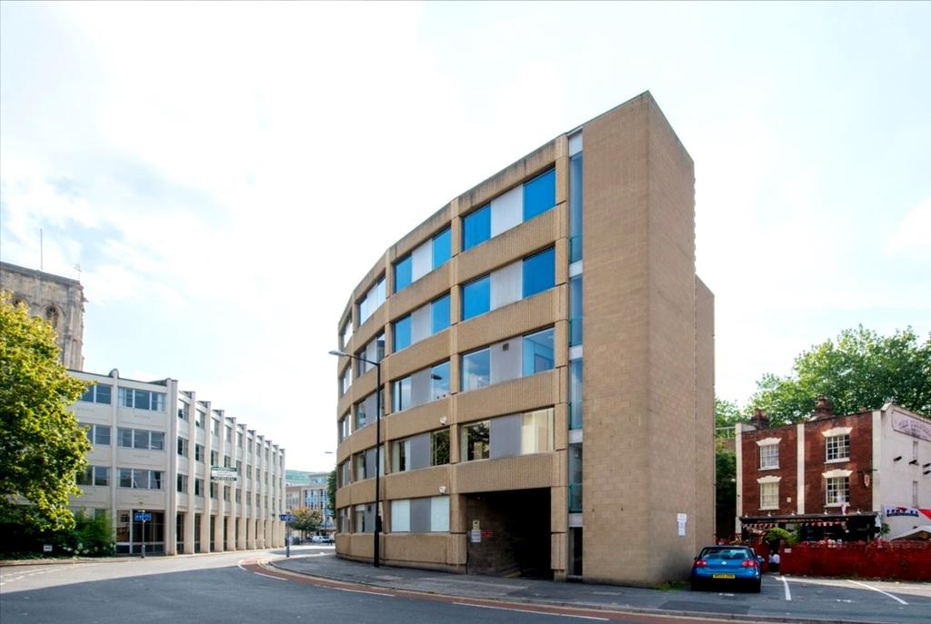 Bristol House, 40-56 Victoria Street, Bristol BS1 6BY 02 Investment Summary Prominent city centre location Freehold 32,641 sq ft of office accommodation Single-let to the strong covenant of Lyons
