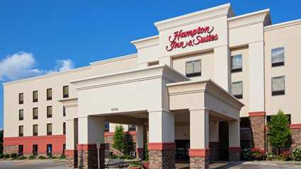 and close-by Pro Football Hall of Fame. Refresh in a comfy guest room or suite. Each room is equipped with free high-speed internet access and a 32 inch HDTV.