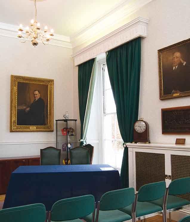 Davy room Ideal for networking sessions or drinks receptions, this room has