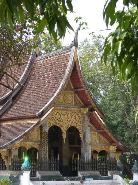 THE MYSTERIOUS WONDERS OF INDOCHINA 21 days of Discovery Description of itinerary: VIENTIANE LUANG