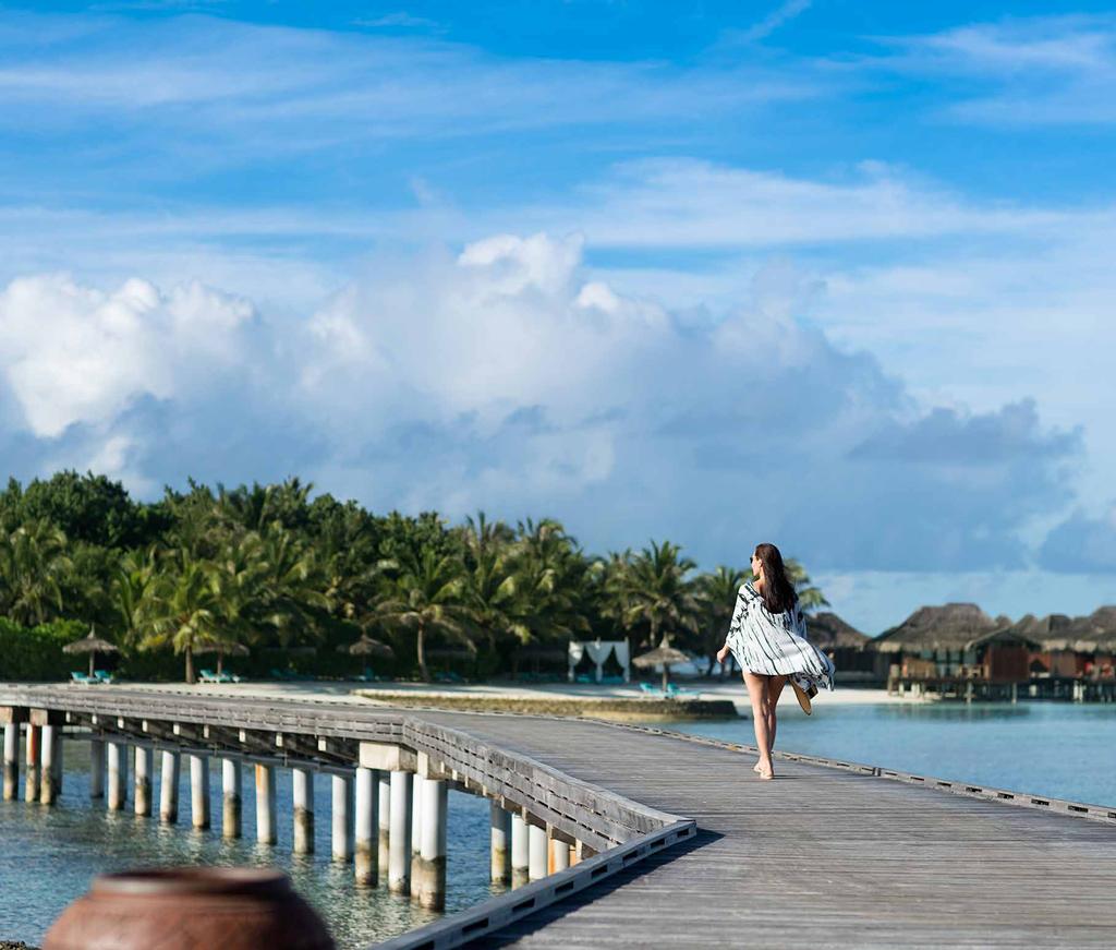 LOCATION Nestled amongst beautiful tropical islands on the equator, Anantara Veli Maldives Resort is located on a private island 21 kilometres south of Male International airport.