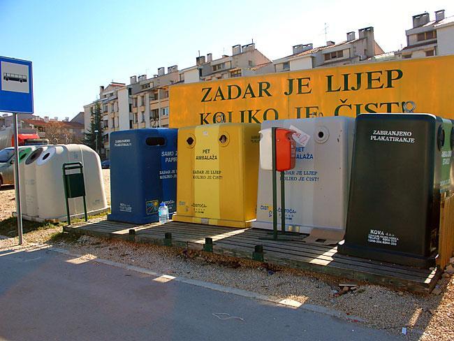 o. obavlja usluge [22] odvoza miješanog komunalnog otpada na području gradova Zadar i Nin, općina Vrsi, Novigrad, Posedarje, Sukošan, Poličnik, Ražanac, Starigrad, Privlaka,