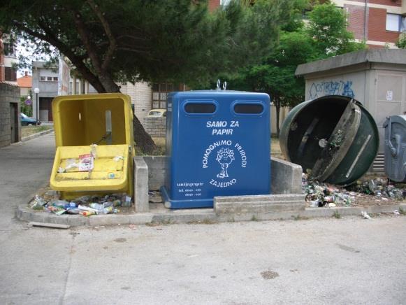 Dijagram 18. Skupljači otpada u 2012. [17] 7.2.1. Odvojeno skupljanje otpada iz kućanstva o. je 2005.