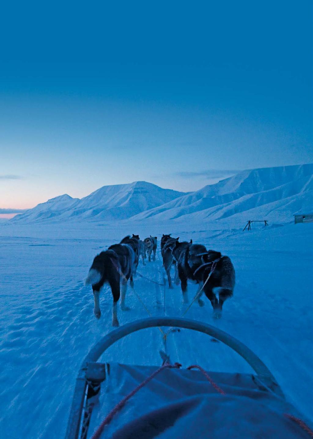Ragnar Hartvig THE POLAR NIGHT IN SVALBARD The only place on earth you can hunt