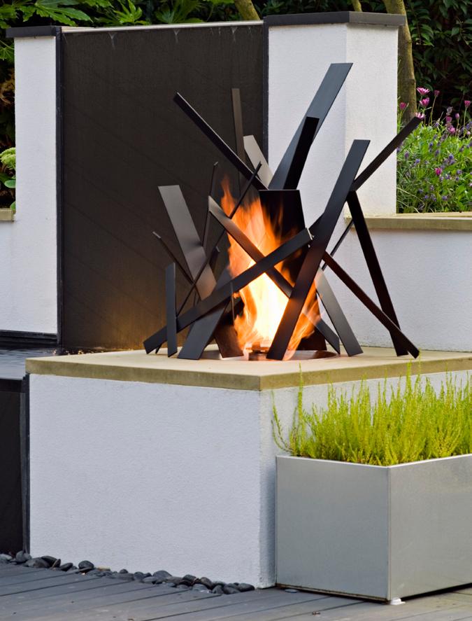 Outdoorliving Hot STUFF Planes by Cathy Azria is created using tapering