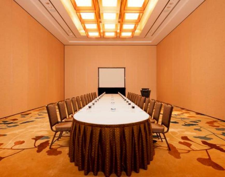 ~20 pax Board Room ~40 pax Only available on the 4 th Floor Meeting rooms can be rented