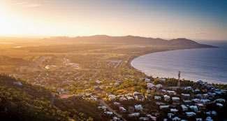 03. Queensland outlook Regional Queensland centres continued 3 Sunshine Coast: Construction and tourism Demand in the Sunshine Coast beneits from interstate migration, particularly from