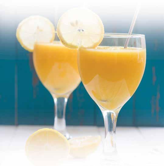 Tropical vacation Sastojci (1 serviranja): ½ šalice soka od ananasa ½ šalice kokosove vode (soka) 1 šalica Ledo Voćnog miksa