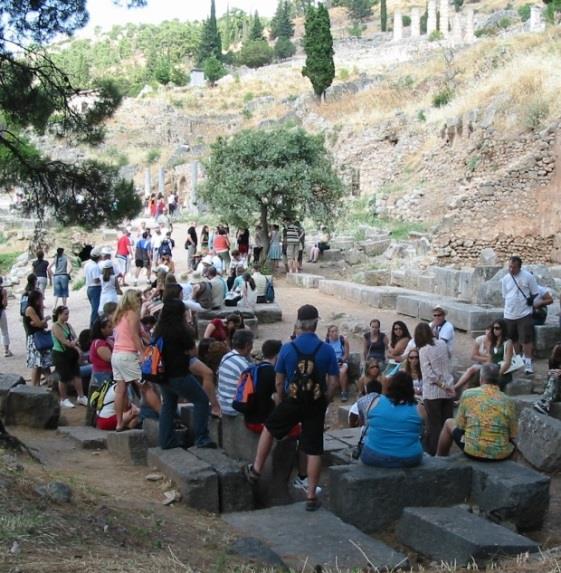 Info from the Delphi-museum leaflet told us: "According to tradition, Delphi was the