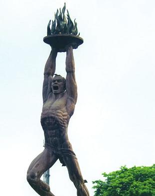Represented with two figures of young male and female, the Selamat Datang Monument was meant as a welcoming gesture for guests and athletes from all around the world during the fourth Asian Games in
