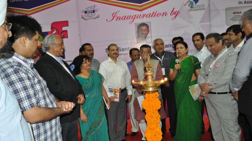 Santosh Kumar Gangwar, Hon'ble Minister of State for Textiles (IC), Smt. Monika S. Garg, IAS, Joint Secretary, Ministry of Textiles, Sh. Pravir Kumar, IAS, DGFT, Sh. Virender Uppal, Chairman, AEPC.