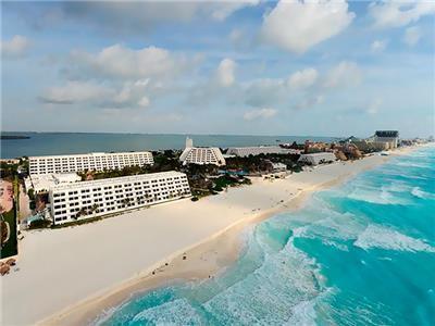 The Oasis is a 4 star hotel, featuring the same All-Inclusive hotel concept as the Iberostar.
