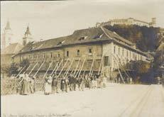 Ob naslednjem izletu v Ljubljano si oglej predele, ki so bili ob potresu porušeni in na novo zgrajeni. Na sliki je središče Ljubljane po potresu leta 1895.