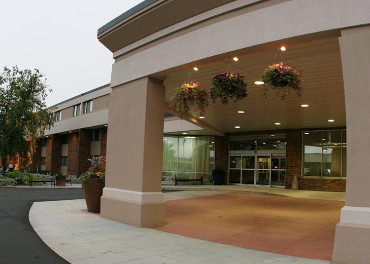 10 Holiday Inn & Suites What we have: Indoor Pools Whirlpools Indoor Volleyball