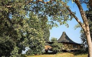 Banjaar Tola Tented Camp: Overlooking the lush forests and grassy meadows of Kanha National Park, at Banjaar Tola Kanha