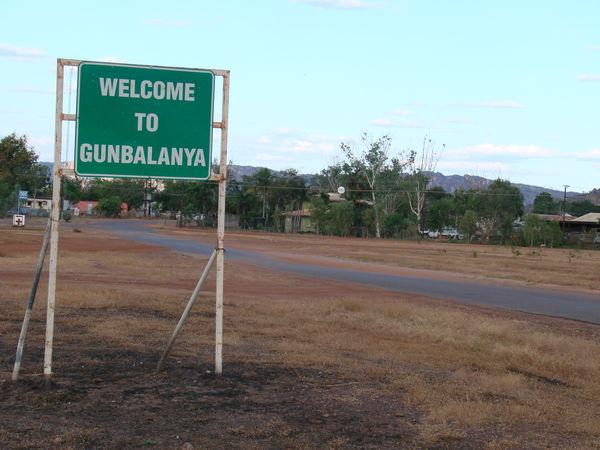 Infrastructure and Community Life Gyunbalunya consists of the township and eight outstations. There are up to 40 clan/groups: (12 are larger groups).