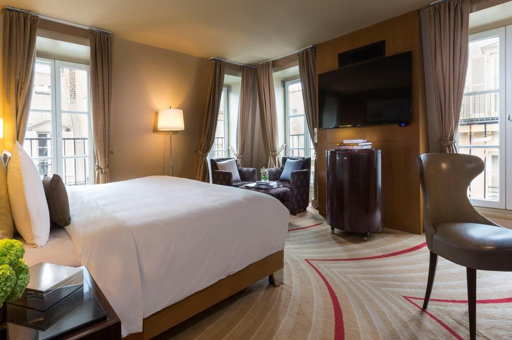 PARISIAN SUITE PARISIAN SUITE Room Features 35sqm/377sqft Suite Terrace or Corner View Complimentary in-room wireless internet access Air-conditioned Connecting rooms are not available Beds and
