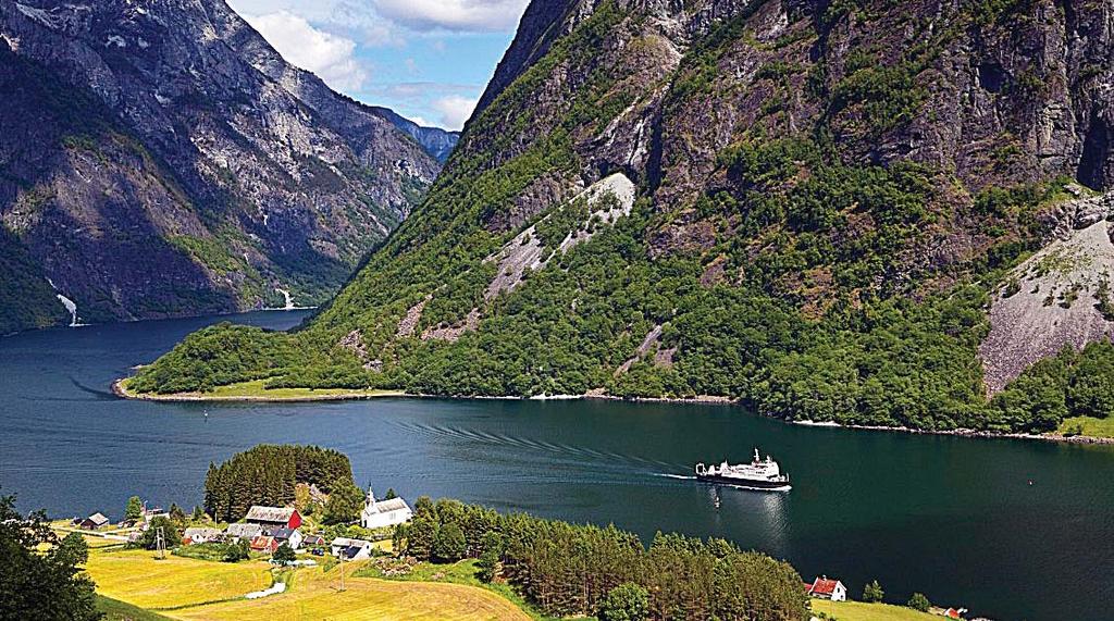 This evening, attend the Captain s Farewell Reception and cruise the Barents Sea during the brilliant Norwegian Midnight Sun and look for minke and humpback whales and harbor porpoises.