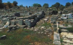 to the Roman city of New Ilium in the early sixth century A.D. The sixth and seventh levels straddle the years 1250 to 1150 B.C., the era of Homer s war.