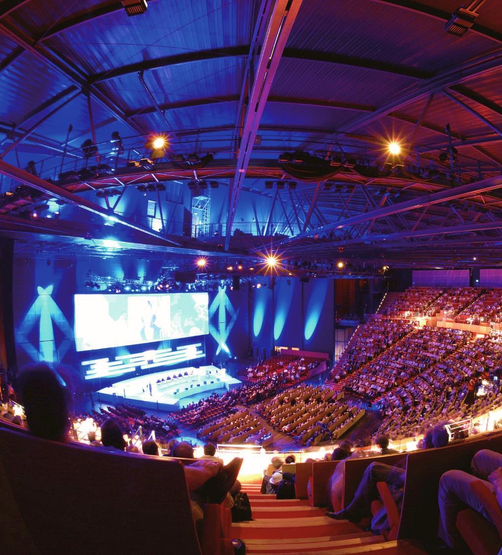 3 AUDITORIUMS 300, 900 and 3,000 seats 8 400m² OF