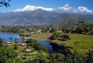 It has spectacular, panoramic views of Machhapuchhare (Fishtail Mountain) and three of the world's 8,000m peaks, Daulagiri, Manaslu, and Annapurna.