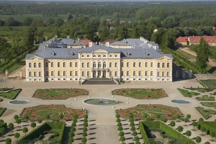 splendid 18th century Rundale Palace (Picture 4), the former summer residence of the Duke of Kurland.