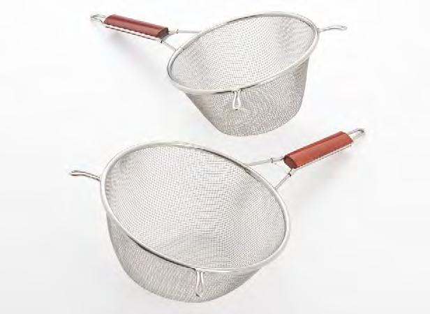 183-5 184-6 185-7 799 3 PIECE STRAINERS W/ WOOD HANDLES Constructed of high quality stainless steel, this strainer set comes with a reinforced wire rim and pan hooks allow to sit comfortably