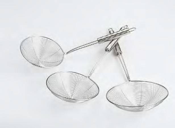 Easy to clean, use, and is dishwasher safe. 277-5.5 278-6.25 279-7 287-289 WIRE SCOOP STRAINER This durable stainless steel strainer is a must have for all chefs.