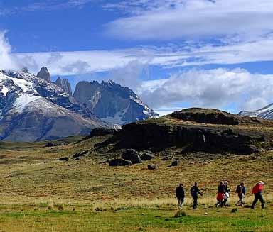 Walk to La Vega Roja Duration: 4 hours, 2 hours trekking. Distance on foot: 7 km (4.3 miles). Itinerary: Leave Hotel Salto Chico by van toward the Laguna Azul Ranch (1 hour).