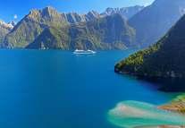Julian-Apse Drive to Milford sound via Te Anau, homer tunnel and Picturesque Eglington valley.