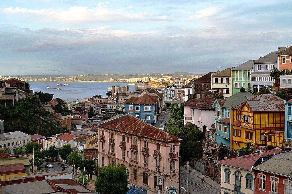 HISTORICAL AND PATRIMONIAL VALPARAÍSO VALPARAISO IS THE RESULT OF A CONSTANT INTERACTION BETWEEN MAN