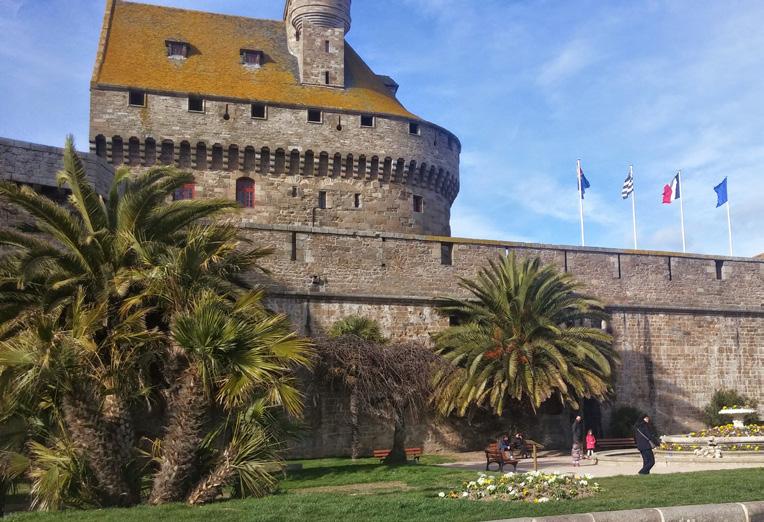 In cooperation with local service providers, various events can be organised : guided tours of the Corsair City and excursions to all the neighbouring sites, such as the Mont-Saint-Michel, Cancale