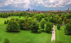 Englischer Garten Munich Experience the history of the city and the beautiful region all around Munich.