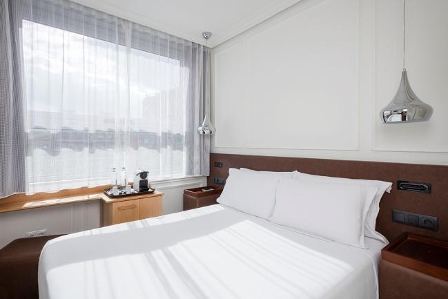 Rooms The H10 Itaca offers comfortable rooms equipped with all the amenities you might need for a comfortable stay: Flat-screen TV with international channels Pillow menu Minibar ($ according to