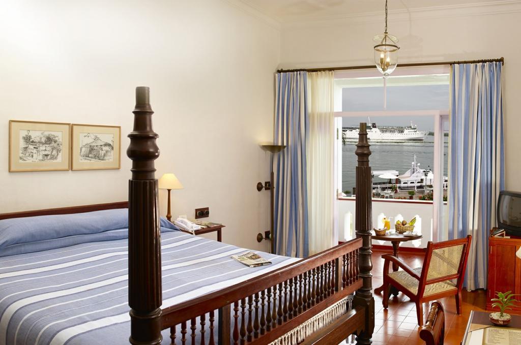 ACCOMMODATION COCHIN BRUNTON BOATYARD HOTEL Located in the centre of Fort Cochin, close to the Chinese fishing nets, this exceptional Heritage property is one of Cochin's premier hotels.
