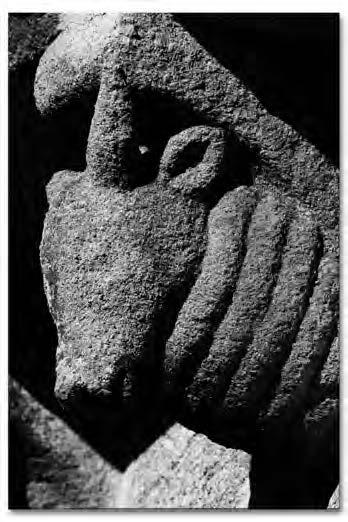 88 A silente quietude da pedra Inxenua iconografía do anónimo canteiro que hai oitocentos anos poñía en pedra o