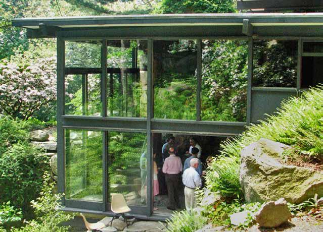 W&M ALUMNAE IDYLLIC HUDSON RIVER VALLEY JUNE 11-16, 2018 EXPERT Guest Lecturer pergola separating the house and studio, seductively veiling the view of the Waterfall.
