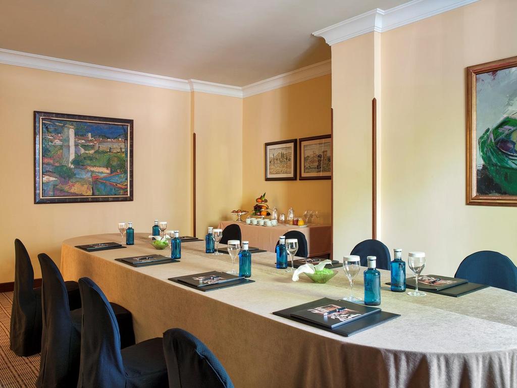 DISCOVER OUR MEETING ROOMS: MADRID Meeting room located in