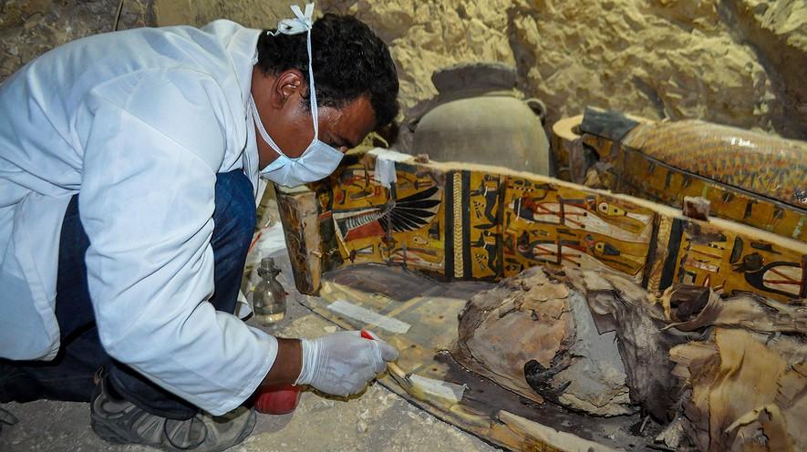 Tomb raiders: Eight ancient mummies found near Luxor, Egypt By Agence France-Presse, adapted by Newsela staff on 04.24.