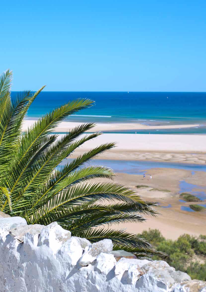 THE AUTHENTIC ALGARVE An ideal base from which to explore and enjoy this spectacular region.
