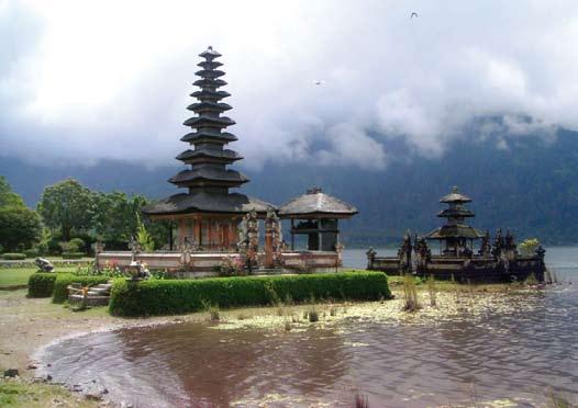 This is one of the most active regions in Indonesia due to the dangerous volcanoes, seaquakes and earthquakes.